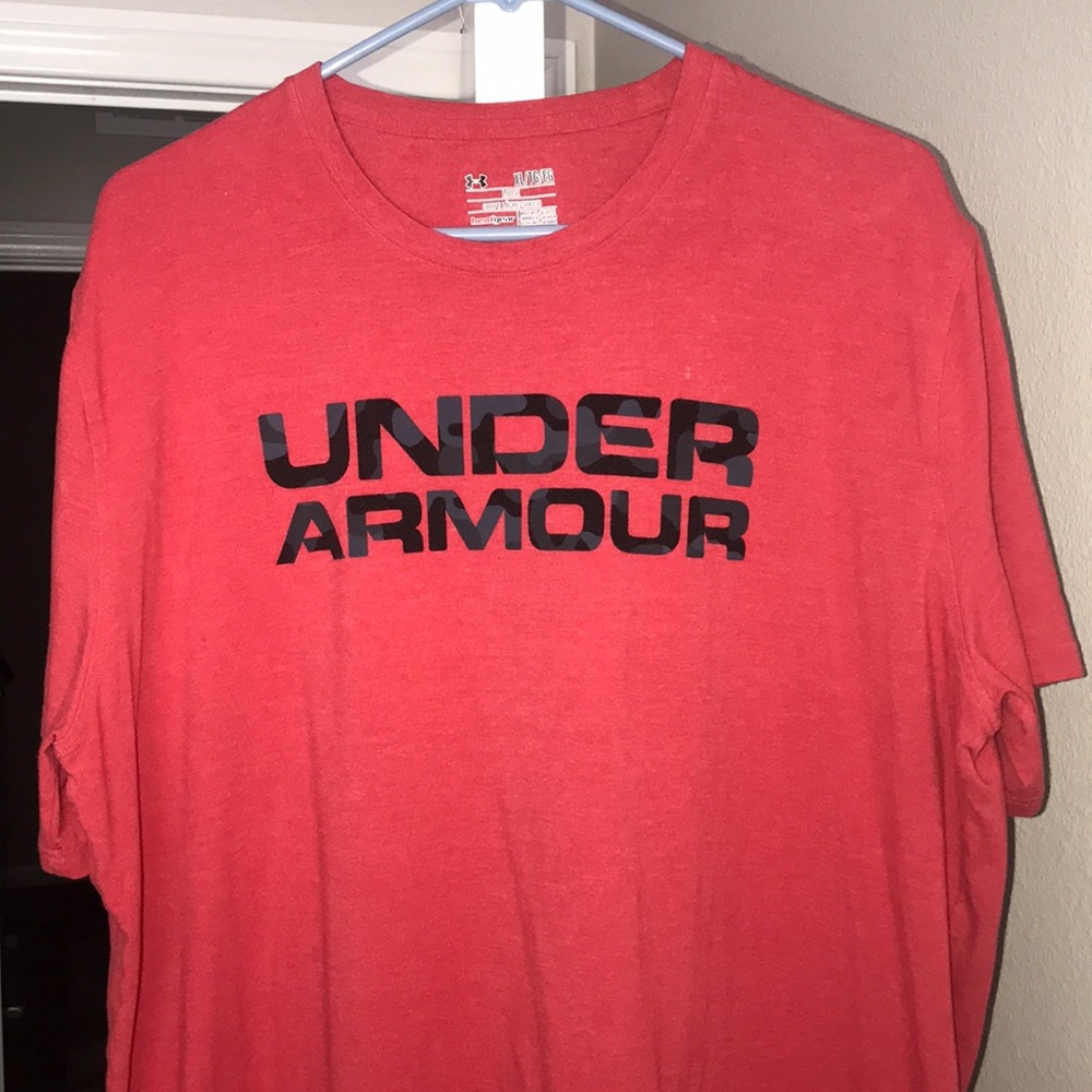 Under armour loose fit shirt